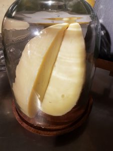 Caciocavallo stagionato