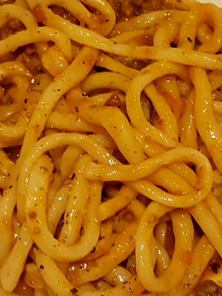 Pici al ragù, un plat typique du Val d'Orcia